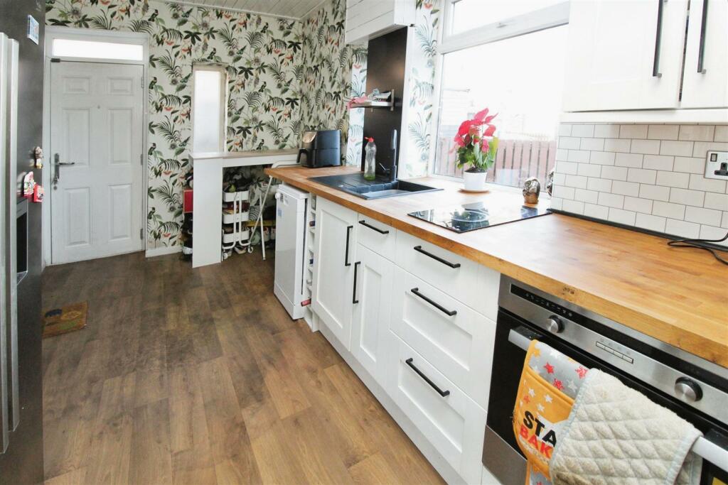 Additional image 4 of Luke Road, Bradford, BD5 0NR