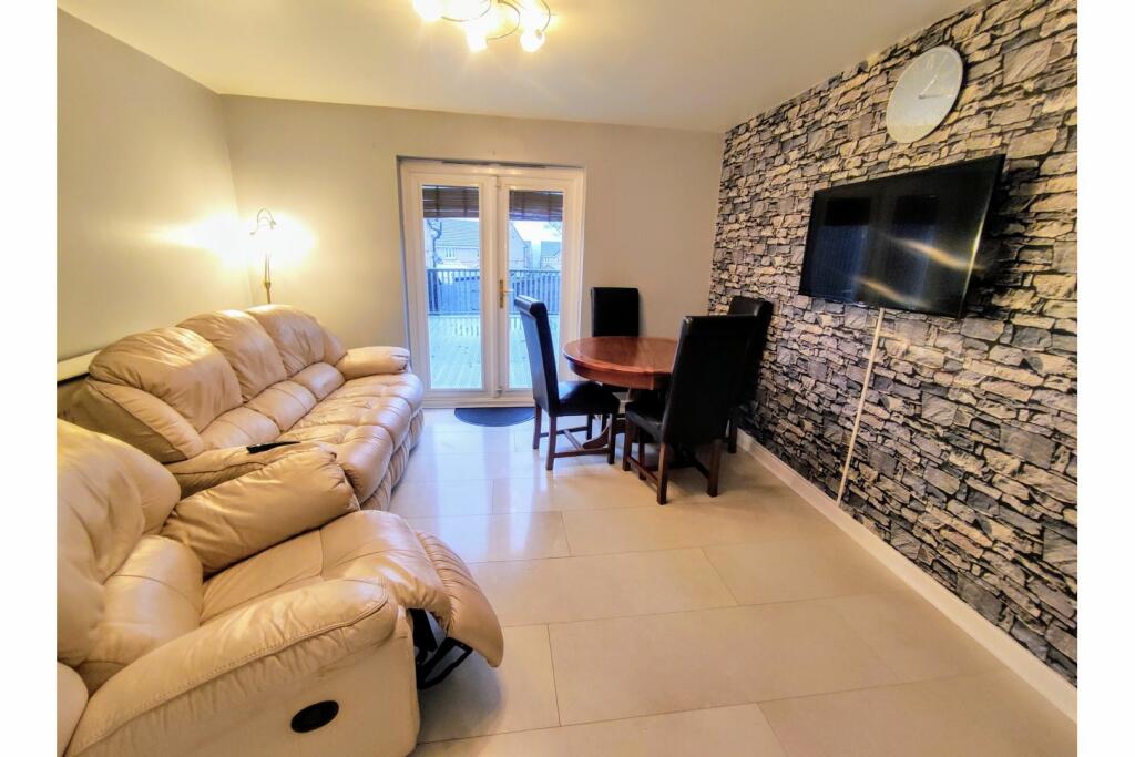 Additional image 4 of Rowantree Drive, Bradford, BD10