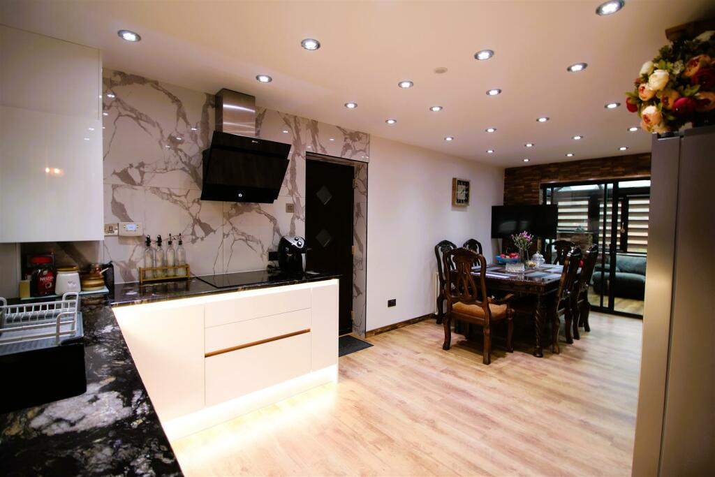 Additional image 2 of Cambrian Bar, Low Moor, Bradford