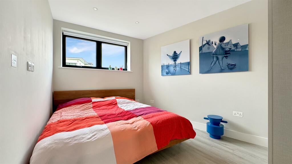 Additional image 20 of Whitecliff Road, Whitecliff