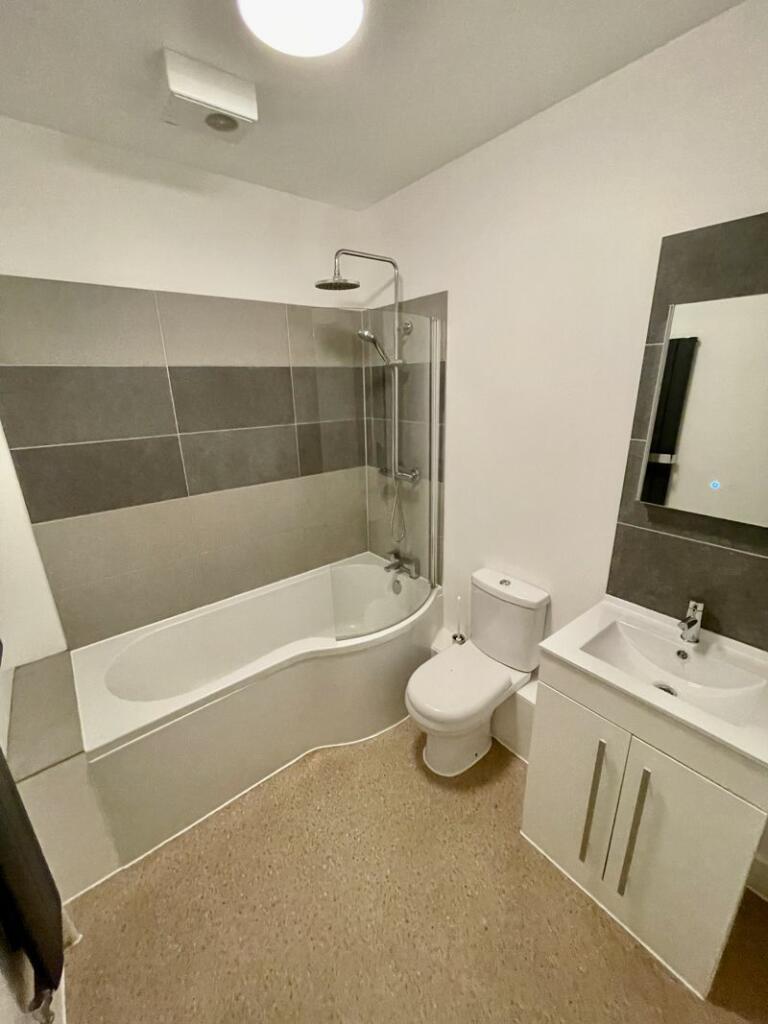 Additional image 4 of 2/3 Bedroom Flat - Cavendish Road £1700 pcm - Students & Sharers welcome - Available NOW!