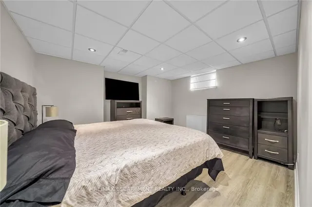 Additional image 32 of 94 SEABREEZE Cres