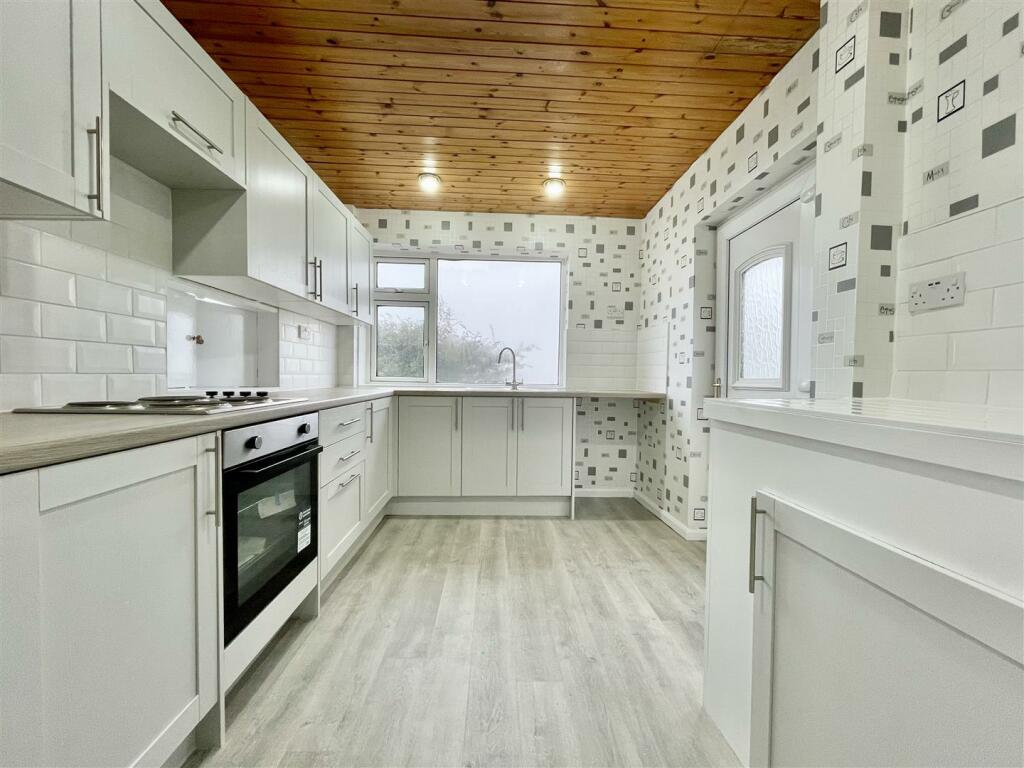 Additional image 3 of Sapgate Lane, Thornton, Bradford