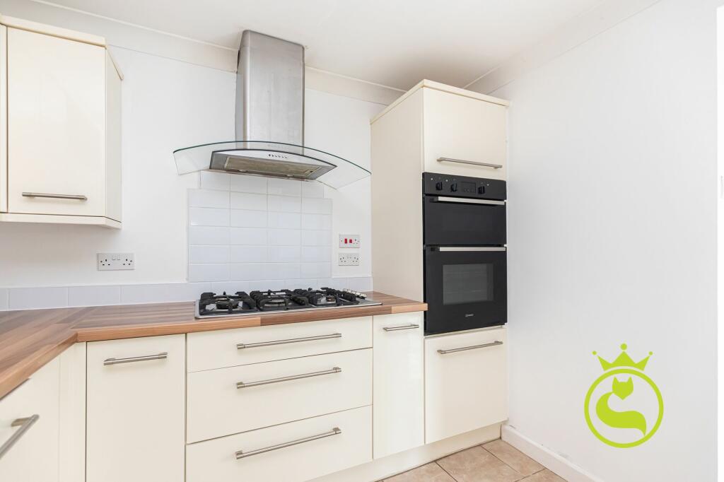 Additional image 3 of Courthill Road, Poole, BH14