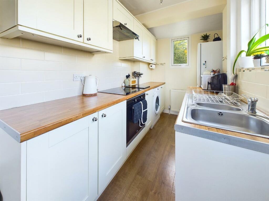 Additional image 8 of Healey Avenue, Bingley