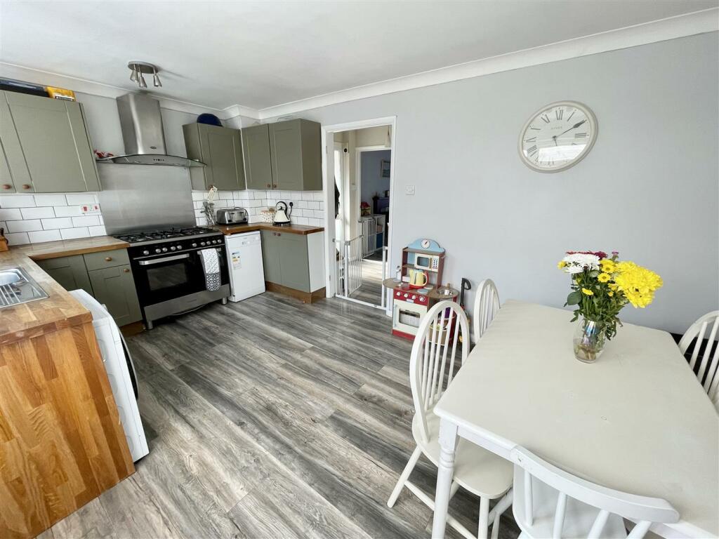 Additional image 4 of Hannams Close, Lytchett Matravers