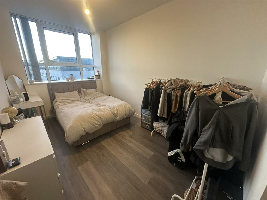 Additional image 9 of Card House, Bingley Road, Bradford