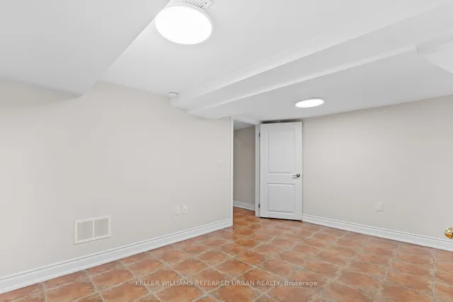 Additional image 18 of 32 Castleton Ave