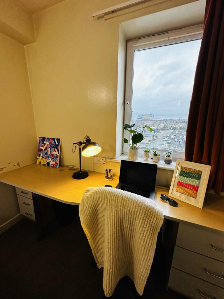 Additional image 3 of Bradford