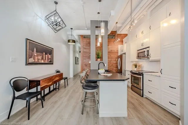 Additional image 11 of 112 Benton St Unit 210