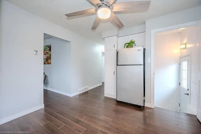 Additional image 10 of 293 Kinzie Ave