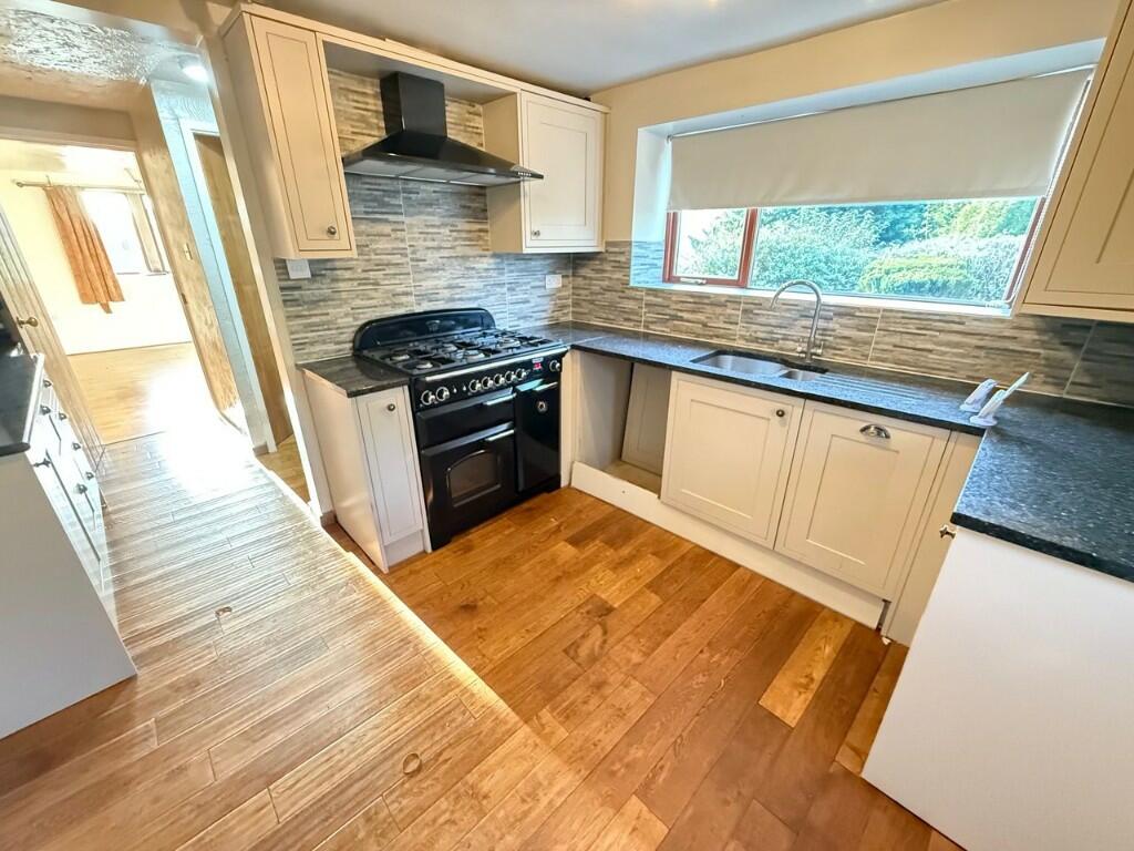 Additional image 5 of 9 Toftshaw Fold, Bradford, West Yorkshire, BD4 6QP