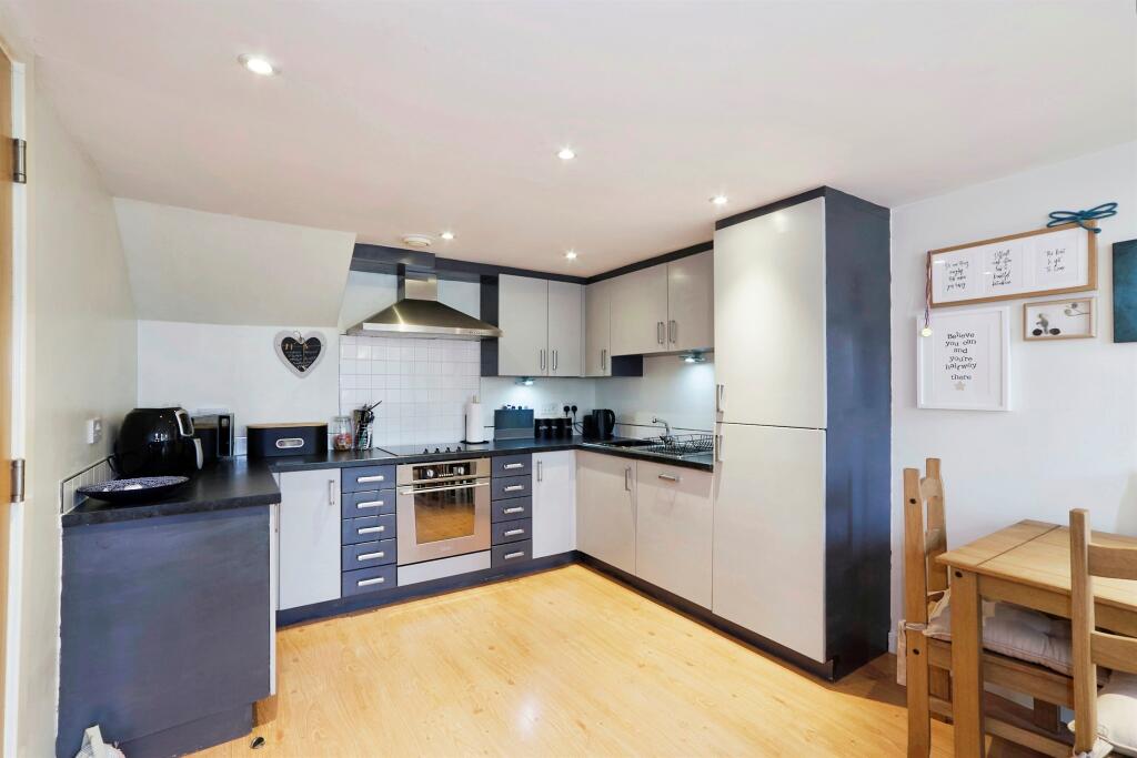 Additional image 3 of Meadow Road, Apperley Bridge, Bradford