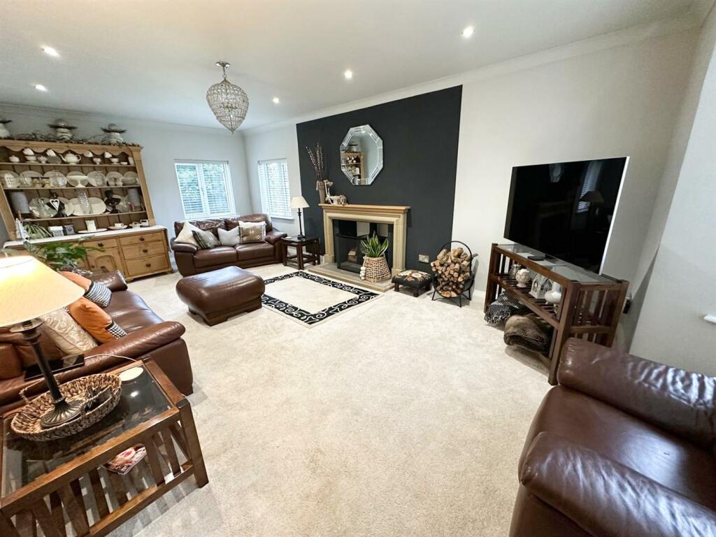 Additional image 47 of Ladymead, Glenlyon Avenue, Keighley