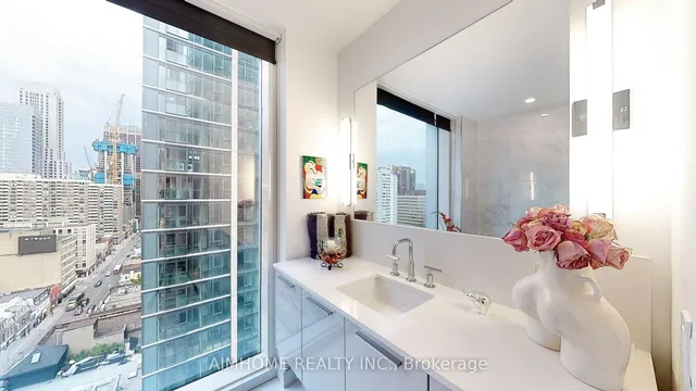 Additional image 18 of 1 Gloucester St Unit 1816