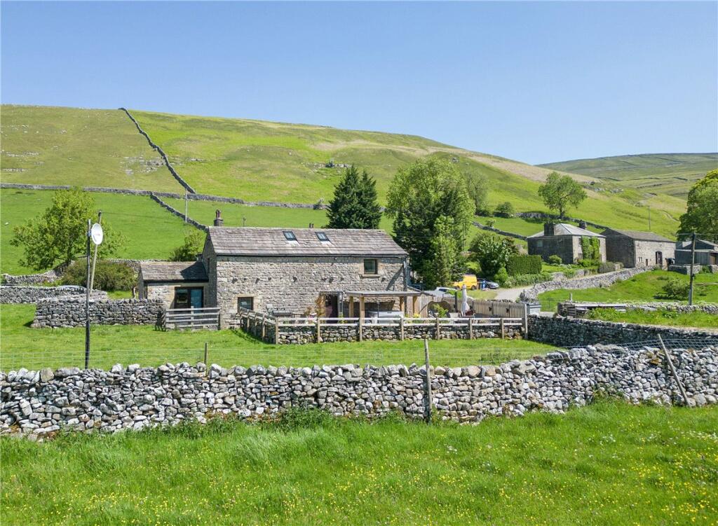 Additional image 34 of Stonelands Farmyard Cottages, and Dubb Croft Barn, Litton, Near Skipton, North Yorkshire, BD23