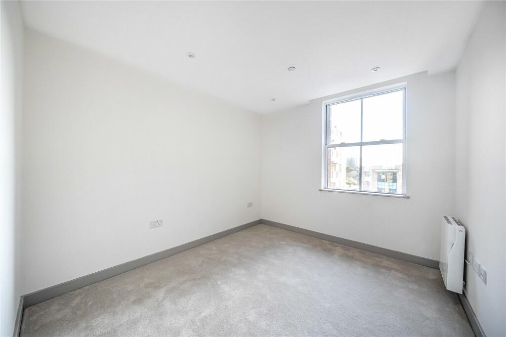 Additional image 4 of 56 Vespasian, East Quay Road, Poole, Dorset, BH15