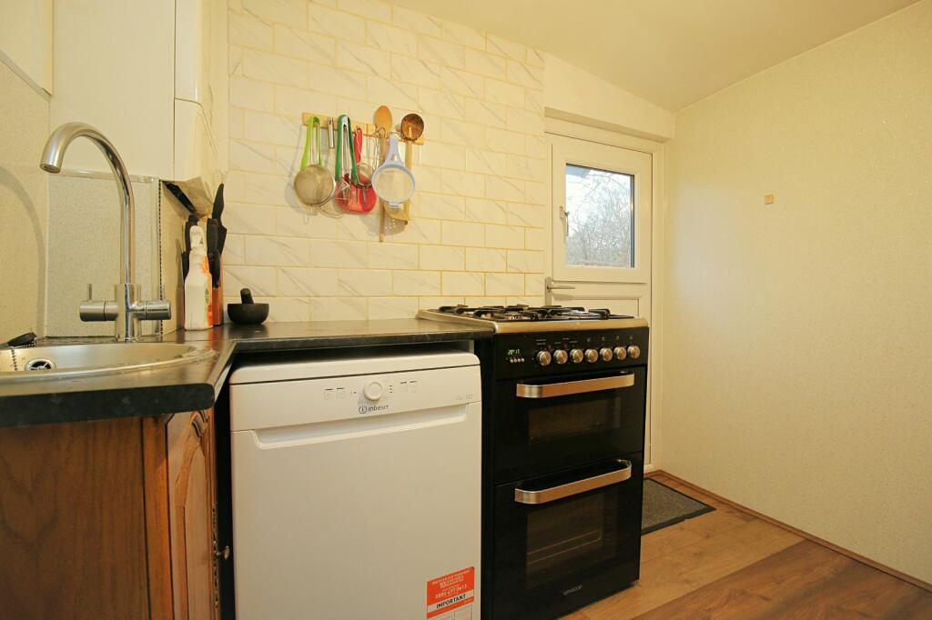 Additional image 21 of Leaventhorpe Avenue, Fairweather Green, Bradford, BD8