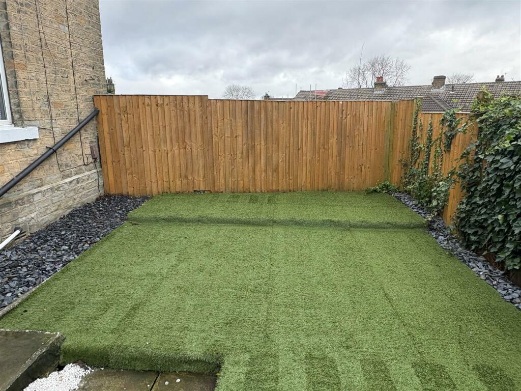 Additional image 10 of Crystal Terrace, Cutler Heights, Bradford