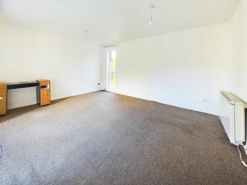 Additional image 11 of Frizley Gardens, Bradford