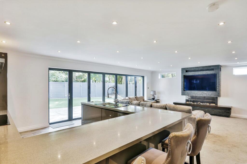 Additional image 17 of Moorland Crescent, Poole, BH16