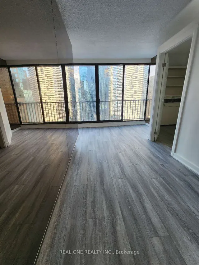 Additional image 10 of 33 Harbour Sq Unit 2430