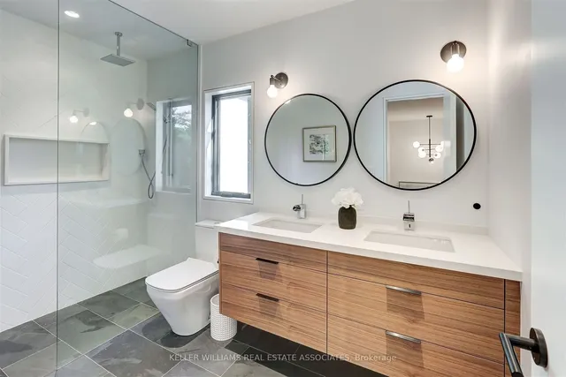 Additional image 26 of 2107 Courtland Cres