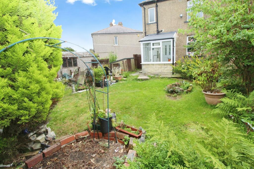 Additional image 21 of Draughton Grove, Bradford, BD5 9QH