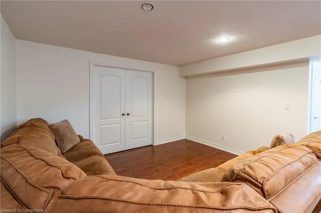 Additional image 33 of 33 Notchwood Crt