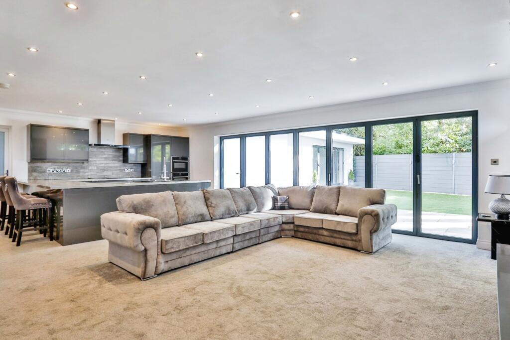 Additional image 14 of Moorland Crescent, Poole, BH16