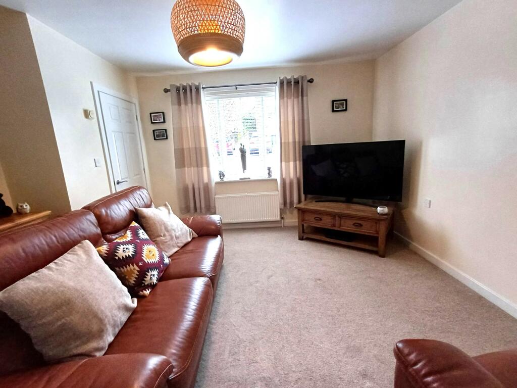 Additional image 4 of Ascot Drive, Bradford, BD7