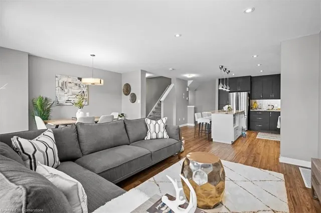 Additional image 20 of 101 South Creek Dr