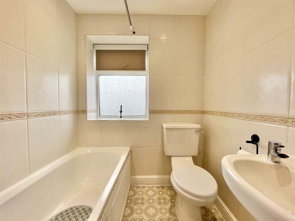 Additional image 16 of Scarlet Heights, Queensbury, Bradford