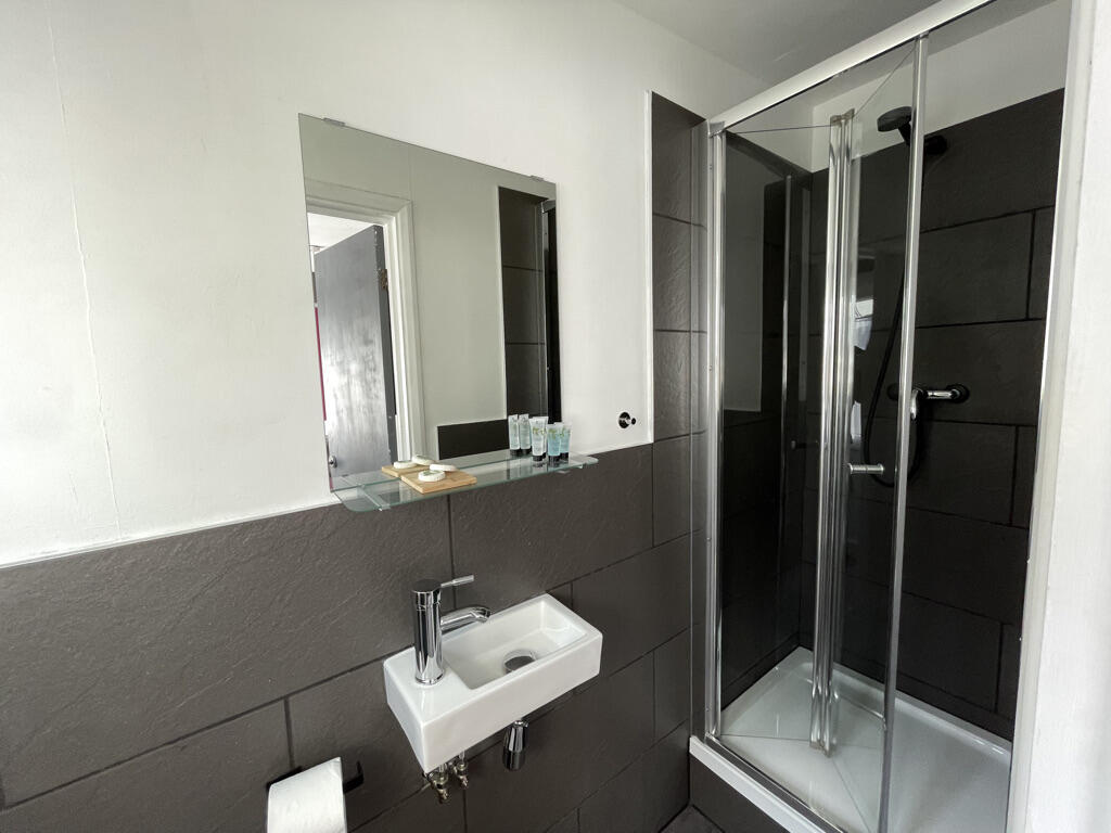 Additional image 7 of Rooms Available, Southcote Road -6