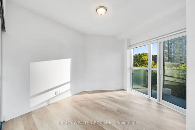 Additional image 18 of 60 absolute Ave Unit 302