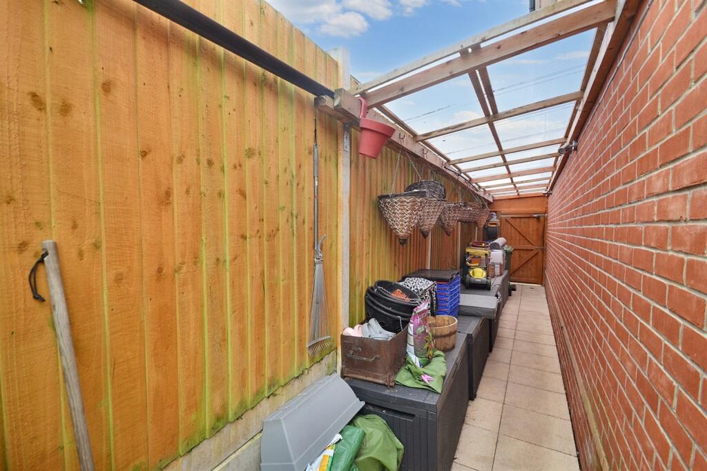 Additional image 21 of Darbys Corner