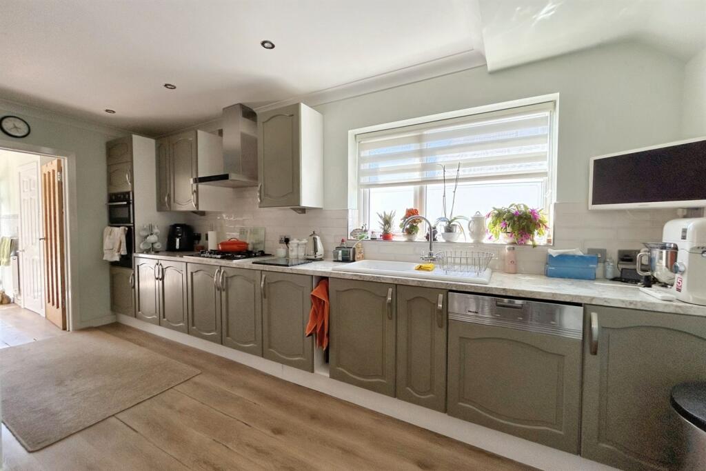 Additional image 8 of Bearwood