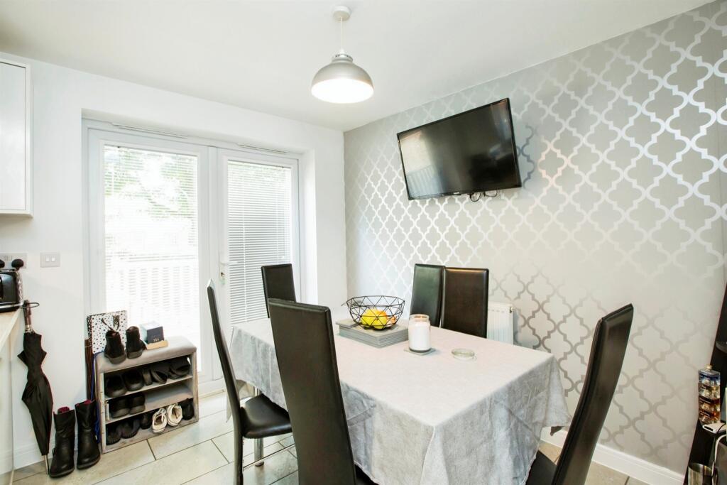 Additional image 6 of Far Hunger Hill Close, Queensbury, Bradford