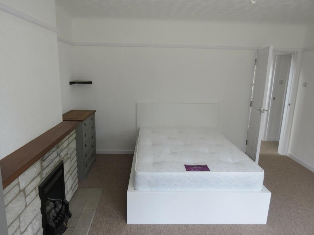 Additional image 9 of 6 bedroom Detached House in Wallisdown