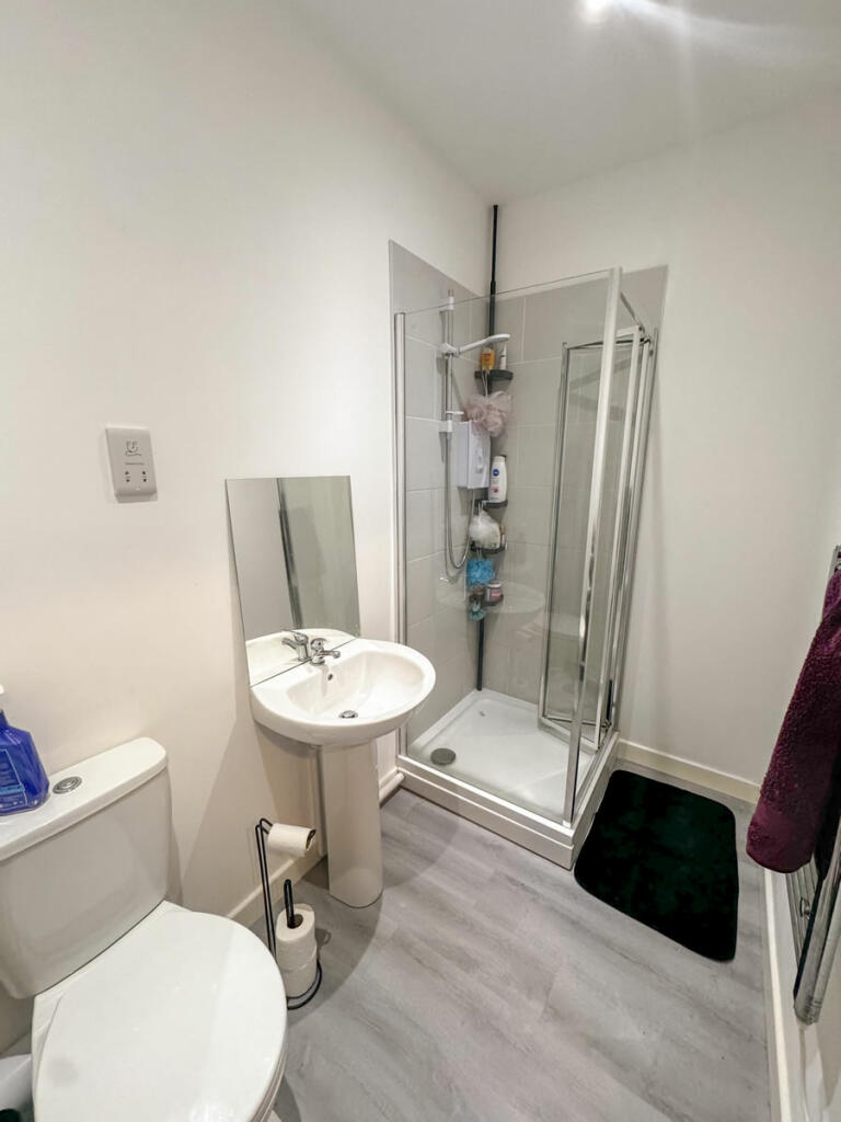 Additional image 10 of Card House, Bingley Road, Bradford, BD9 6FF