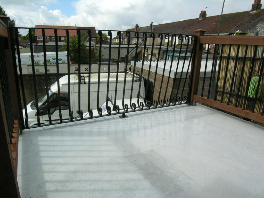 Additional image 9 of 3 bedroom First Floor Flat in Wallisdown