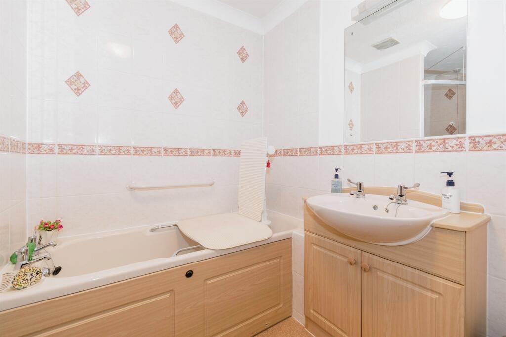 Additional image 8 of Beech Street, Bingley