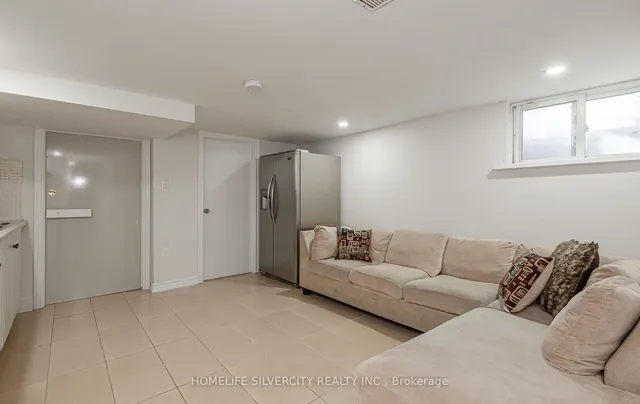 Additional image 29 of 32 Sledman St