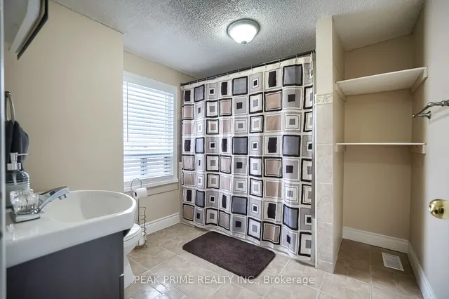 Additional image 24 of 11 Bloem Ave