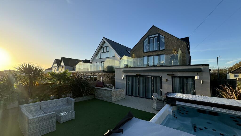 Additional image 44 of Sherwood Avenue, Whitecliff