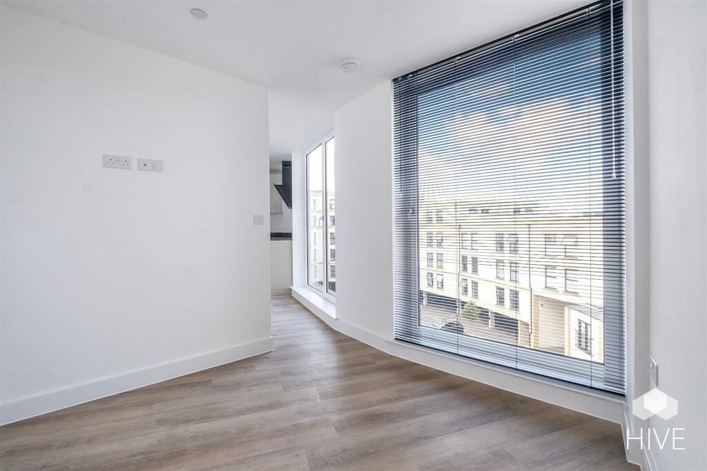 Additional image 11 of The Sloop, Commercial Road, Poole