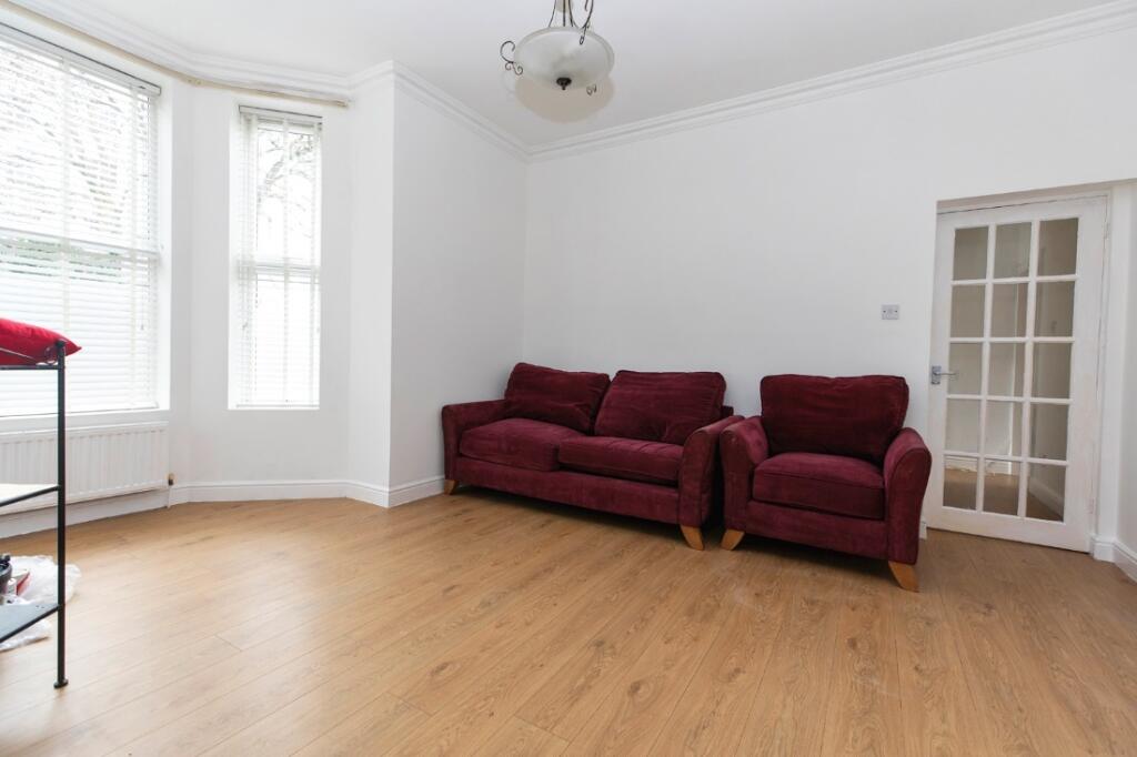 Additional image 4 of Large 2 Bedroom Flat in Town centre
