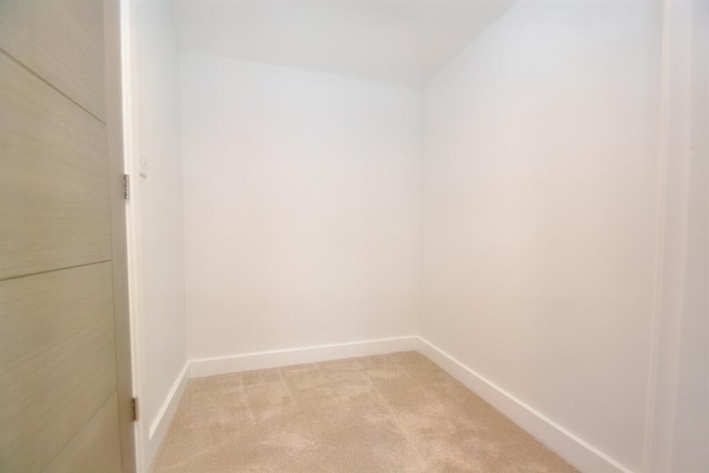 Additional image 13 of Ashley Cross