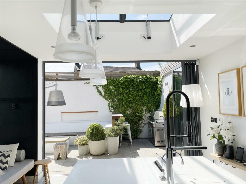 Additional image 61 of Westfield House, Whitehall Road, Wyke, BD12 9DP