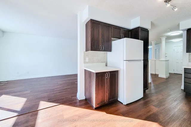 Additional image 11 of 381 Parkvale Dr